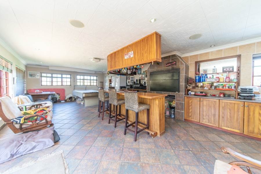 6 Bedroom Property for Sale in Vincent Heights Eastern Cape